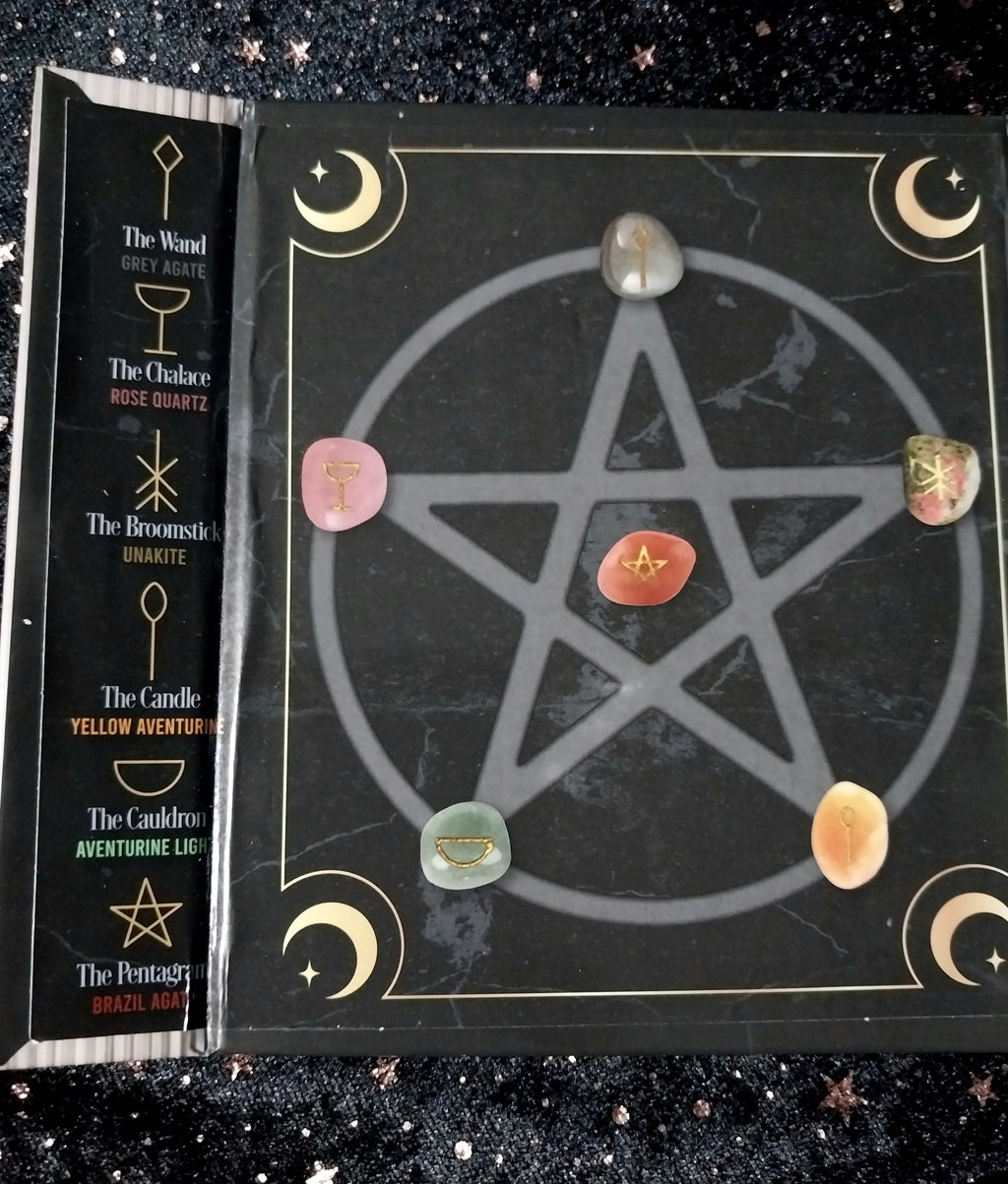 The Witches' Guide to Crystals Gift Set