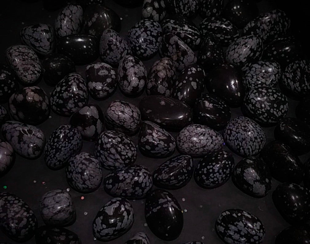 Shadow Work Ritual Candle: Snowflake Obsidian & Patchouli