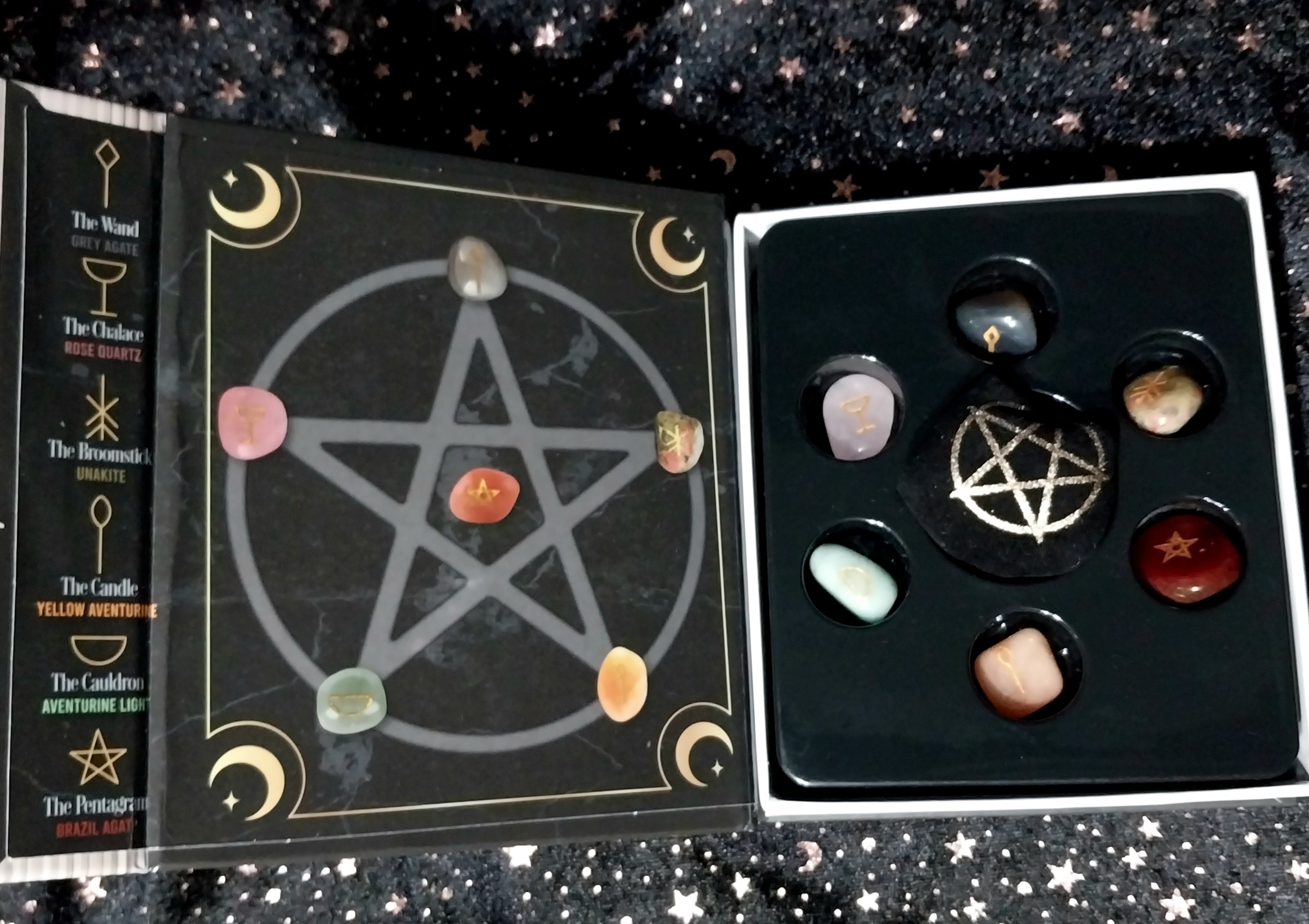The Witches' Guide to Crystals Gift Set